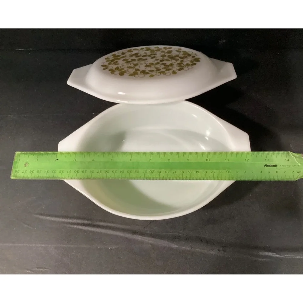 Vintage PYREX Verde Green Olive 2 1/2 QT with Lid 045 Casserole Dish